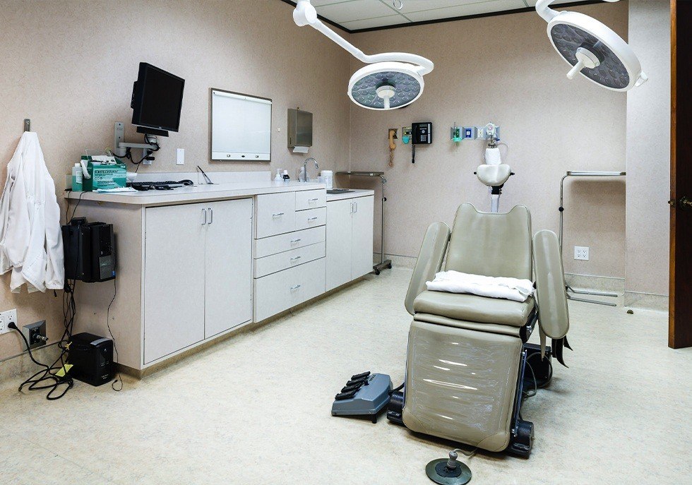 Oral surgery treatment room