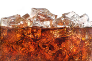 Soda in a glass of ice